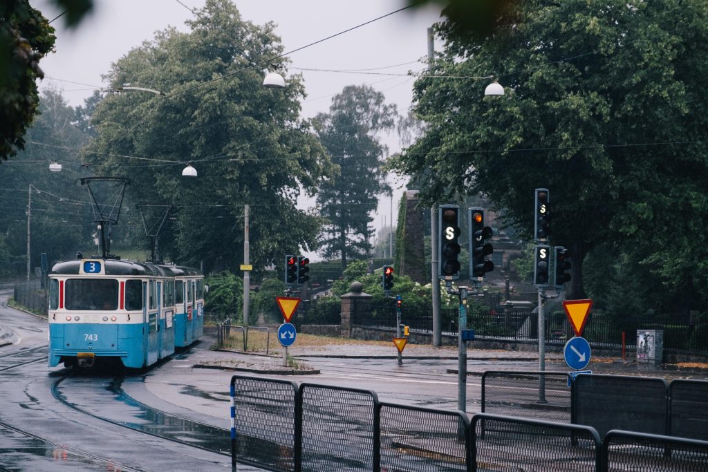 Spårvagn 3 lämnar Redbergsplatsen