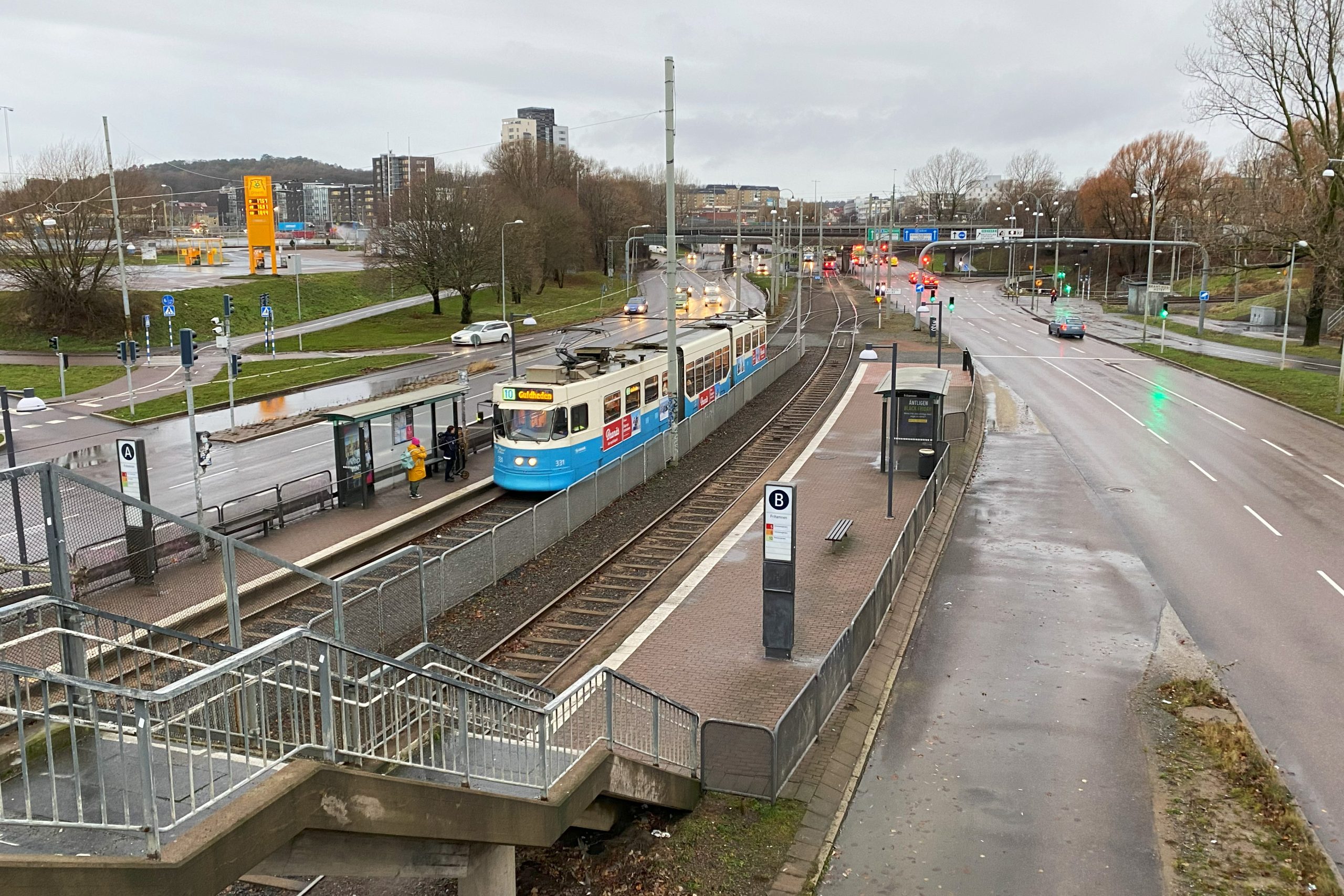 Nattligt beläggningarbete utförs