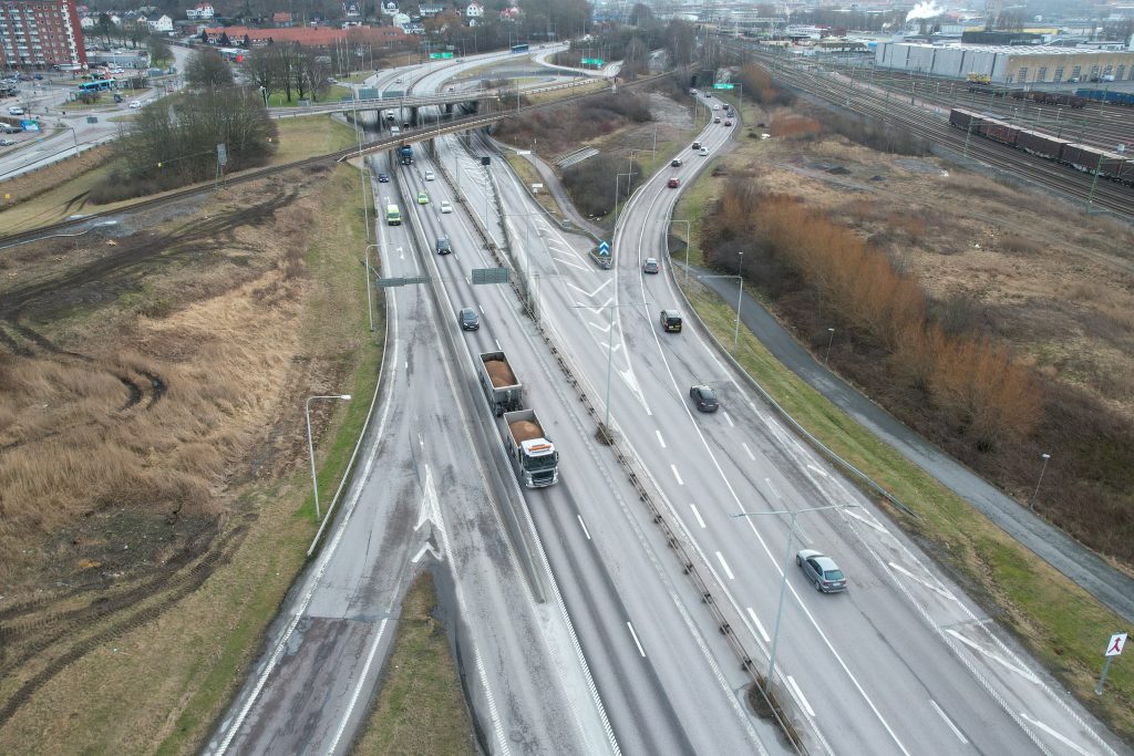 Bild över Brunnsbomotet och Lundbyleden i höjd med Östra Magårdsvägen.