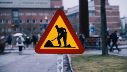 Arbeten stänger körfält på Hjalmar Brantingsgatan