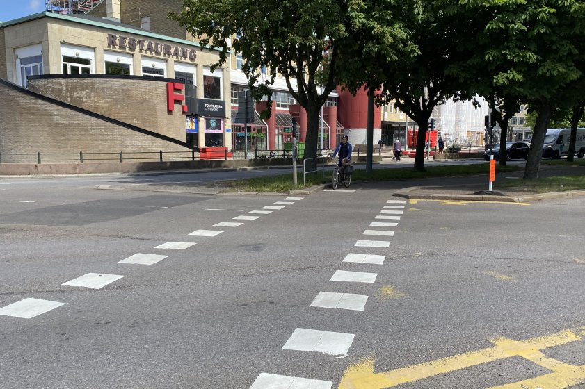 Cykelbanan vid Järntorget hålls öppen under hela perioden. 