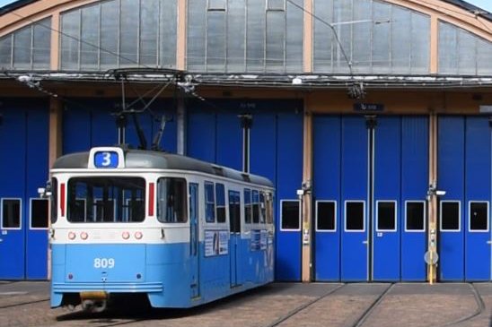 Spårvagnarna av typen M29, som byggdes 1969–1972, är den äldsta spårvagnsmodellen som kör i Göteborgstrafiken idag. Planen är att dessa ska fortsätta rulla fram till år 2026 då de ersätts av den kommande M34.
