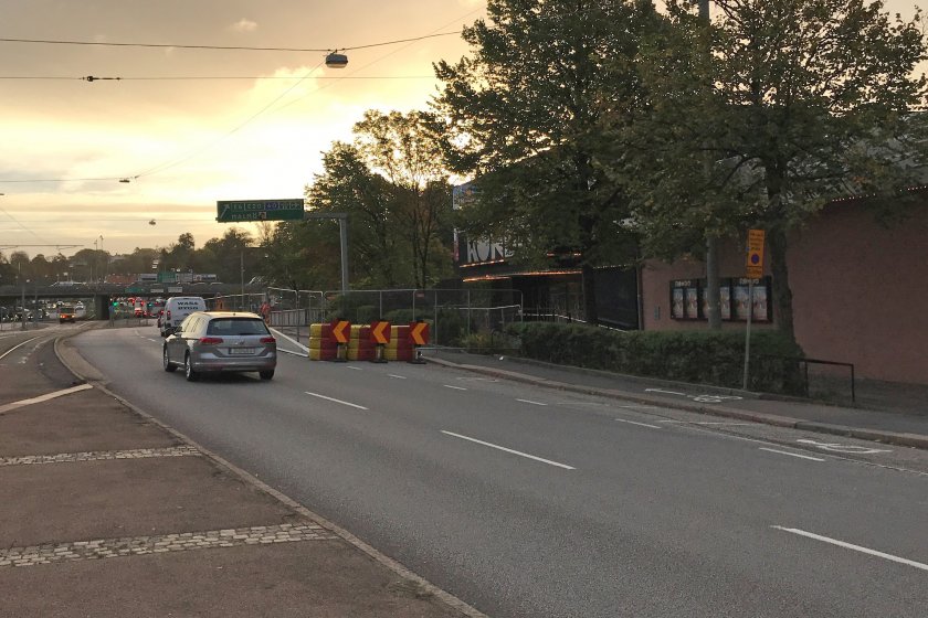 Den 25 april-4 maj stängs ett av två körfält från Örgrytevägen österut till Fabriksgatan i Gårda.