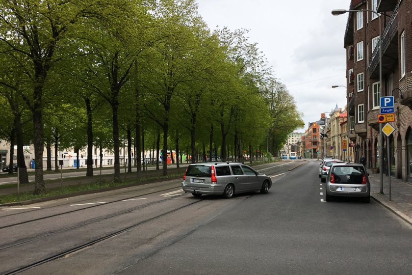 Bilisterna som kommer körande på Nya Allén, i höjd med Järntorget, och ska österut mot Hagakyrkan får samsas i ett körfält från Järntorget till korsningen Parkgatan/Viktoriagatan.