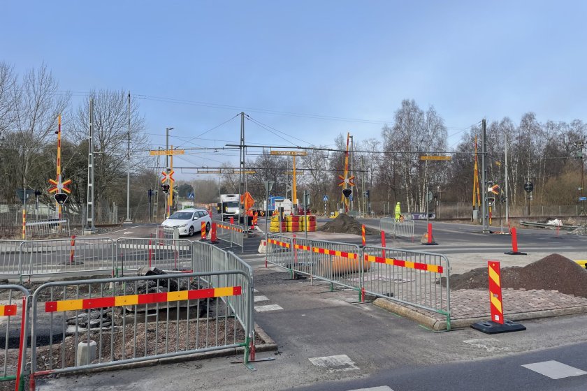 Järnvägskorsningen vid Finlandsvägen-Lillhagsvägen är stängd för fordonstrafik fram till 12 april. 